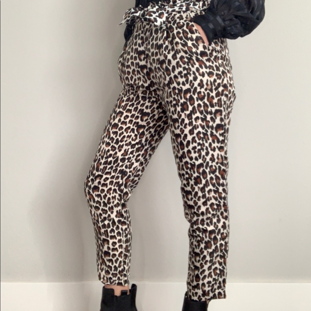 Leopard high waisted paperbag pants